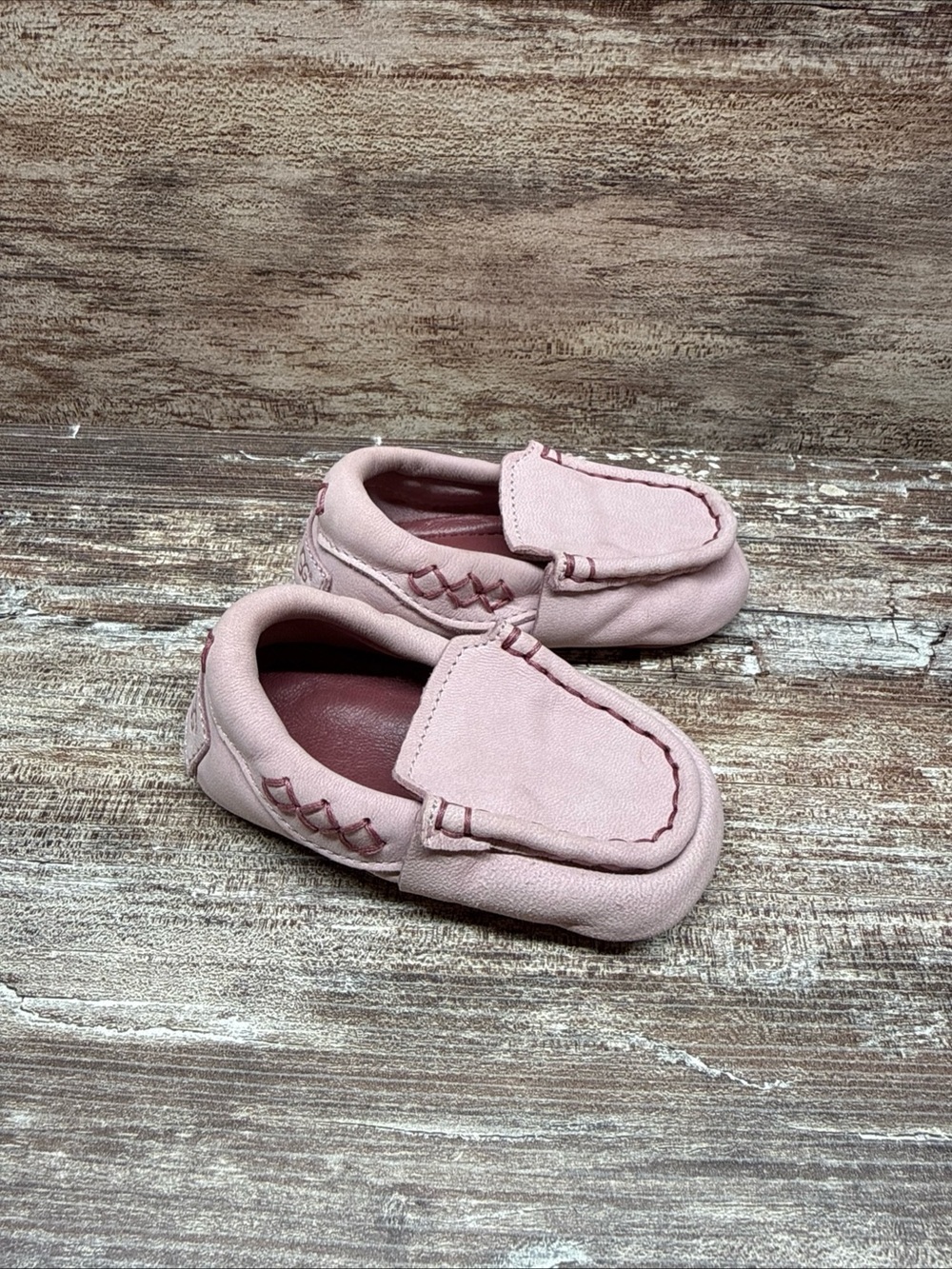 Ugg Pink Leather Moccasins Girls 4/5
